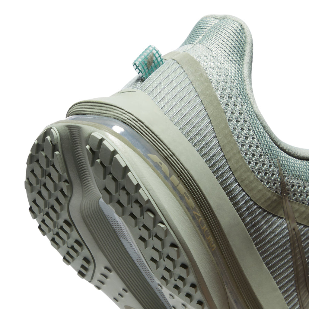 nike-pegasus-premium-hq2592-300-jade-horizon-light-army-jade-horizon  Footwear