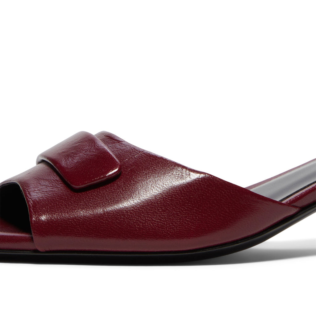 jude-taina-ss25ho012rd002ll001-bordeaux-leather  Footwear