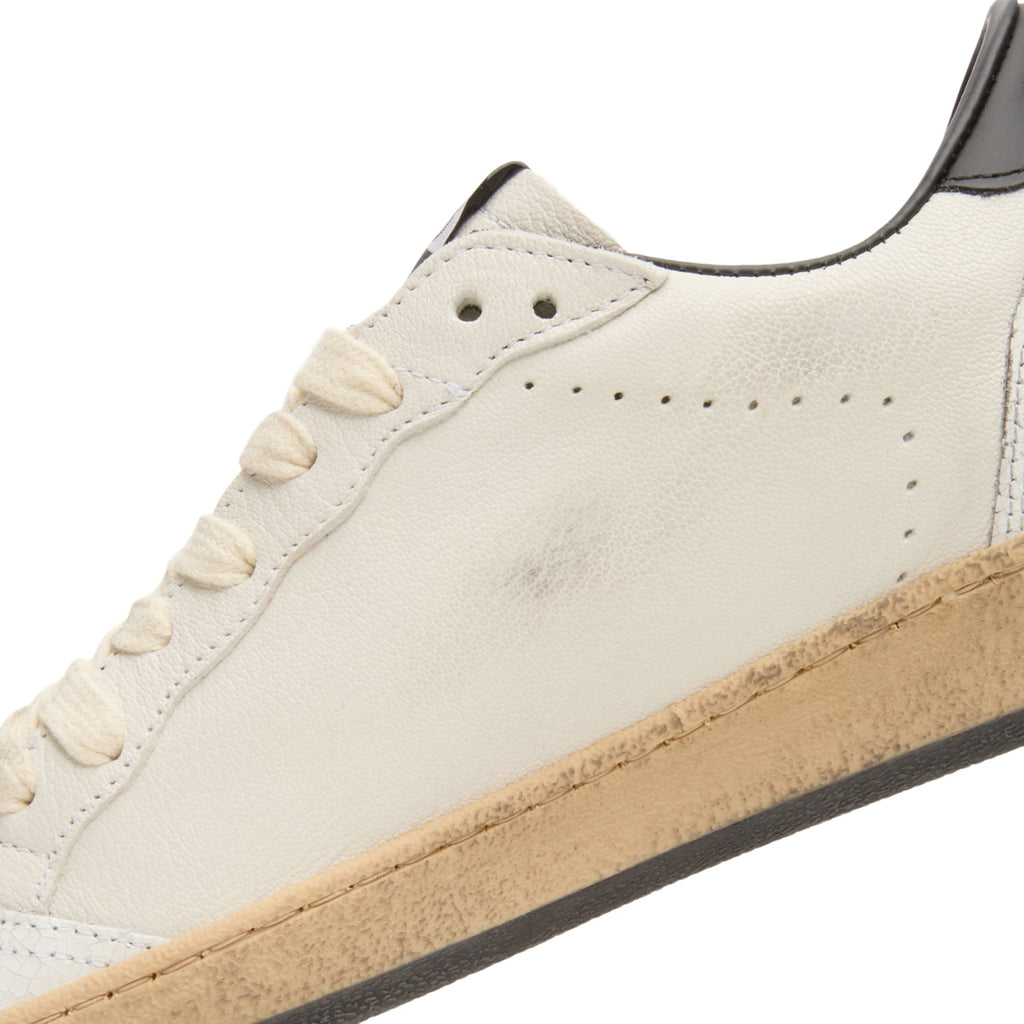 golden-goose-ballstar-nappa-upper-leather-star-and-white-black  Footwear