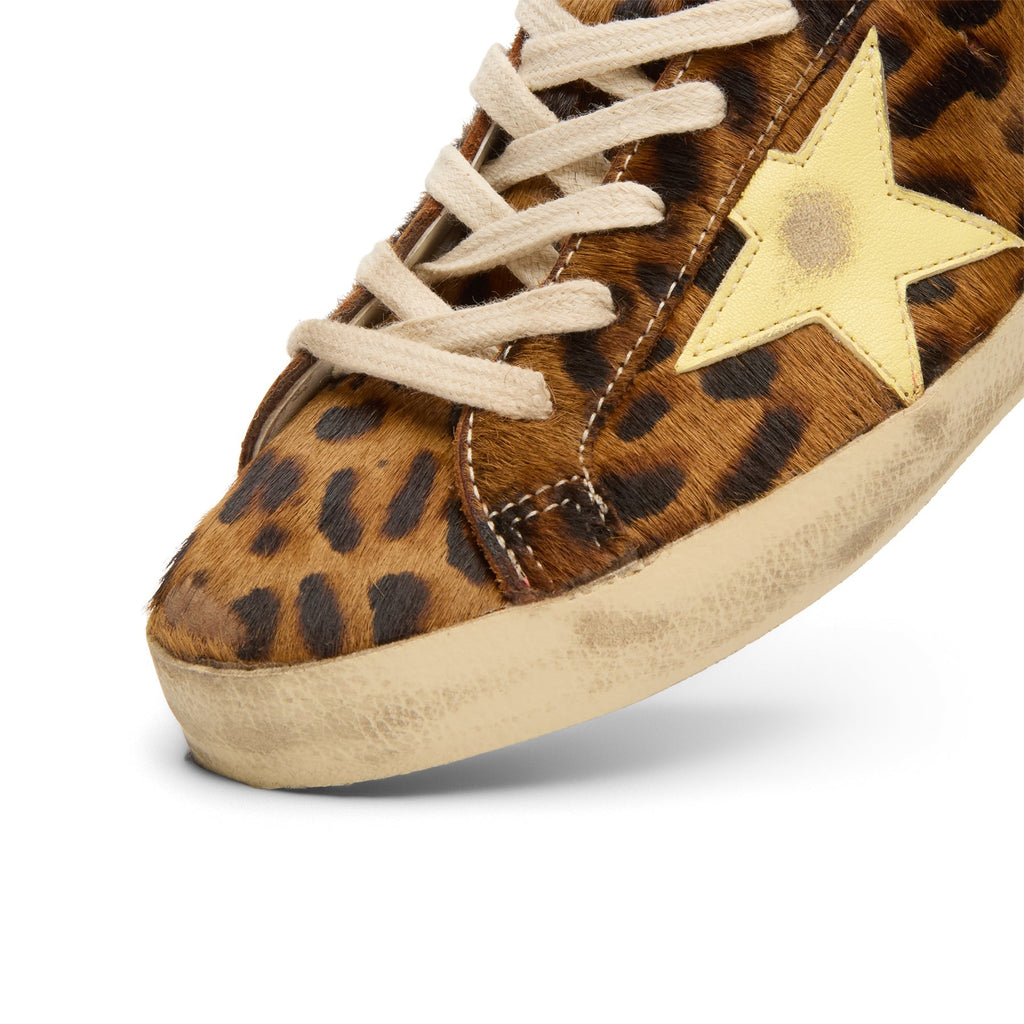 golden-goose-super-star-horsy-upper-toe-and-tongue-leopard-pale-yellow  Footwear