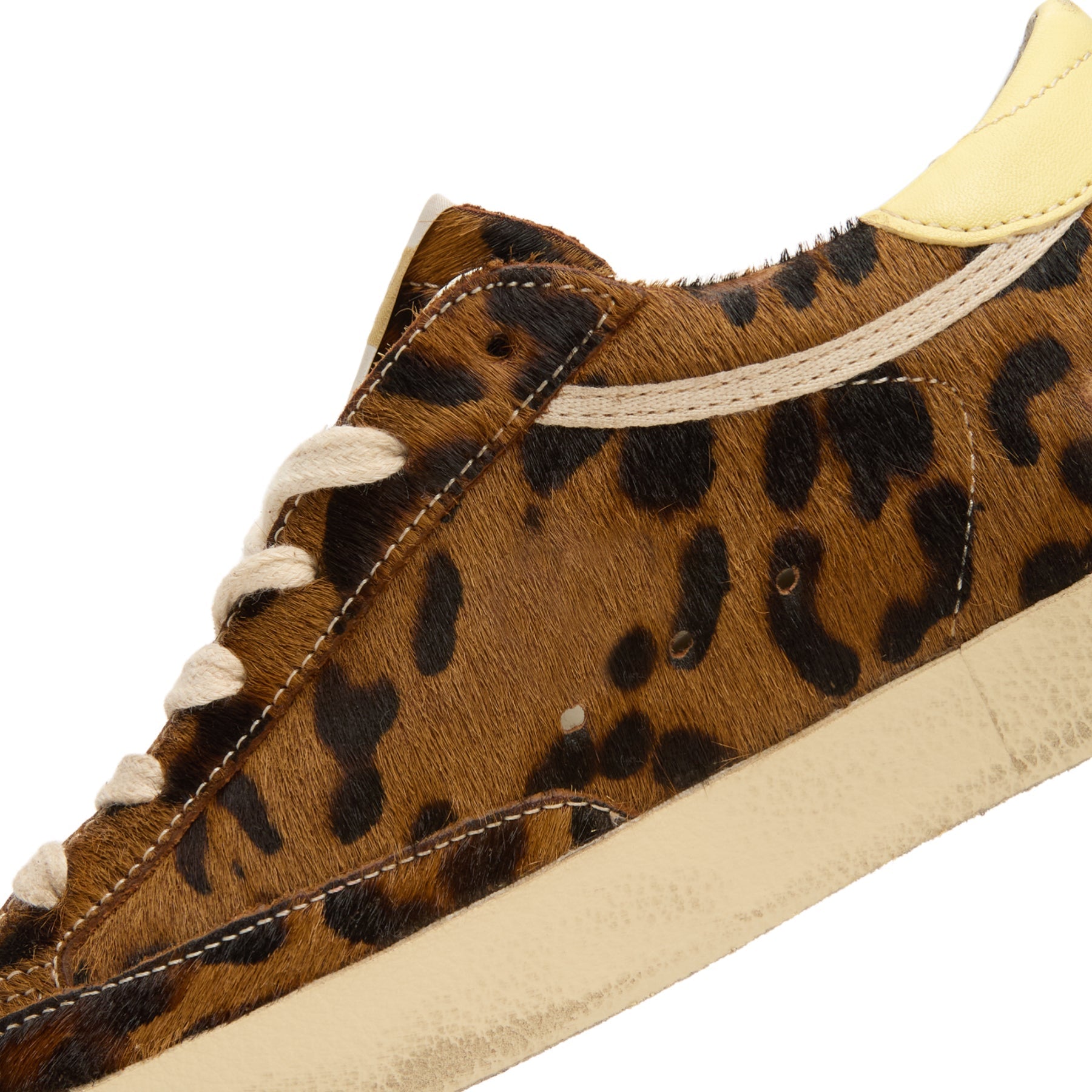 golden-goose-super-star-horsy-upper-toe-and-tongue-leopard-pale-yellow  Footwear