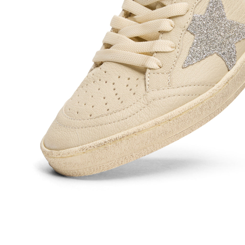 golden-goose-ballstar-nappa-upper-toe-and-spur-cream-crystal  Footwear
