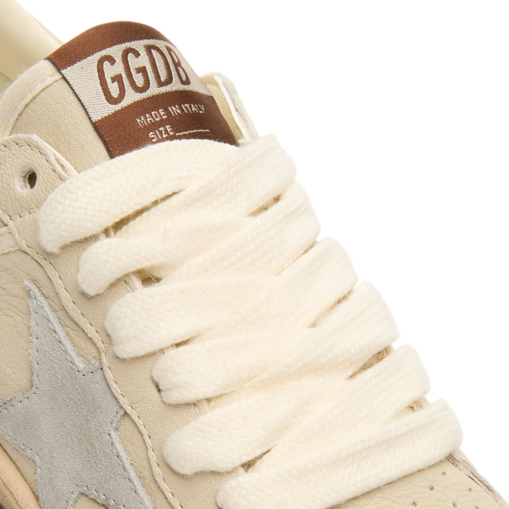 golden-goose-ballstar-nappa-and-glitter-leather-upper-cream-light-grey-grey  Footwear