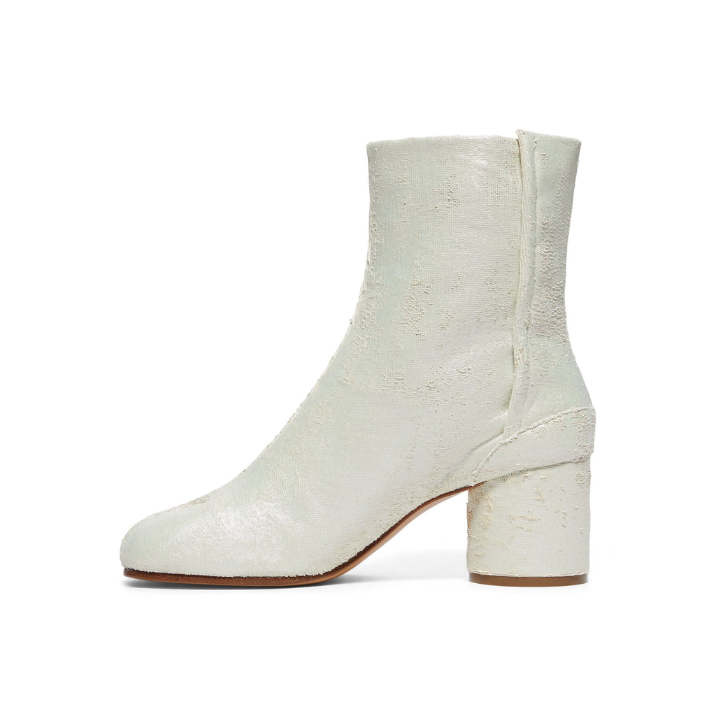 maison-margiela-tabi-ankle-boots-h60-s58wu0246-p8159-ha740-white-pearly  Footwear