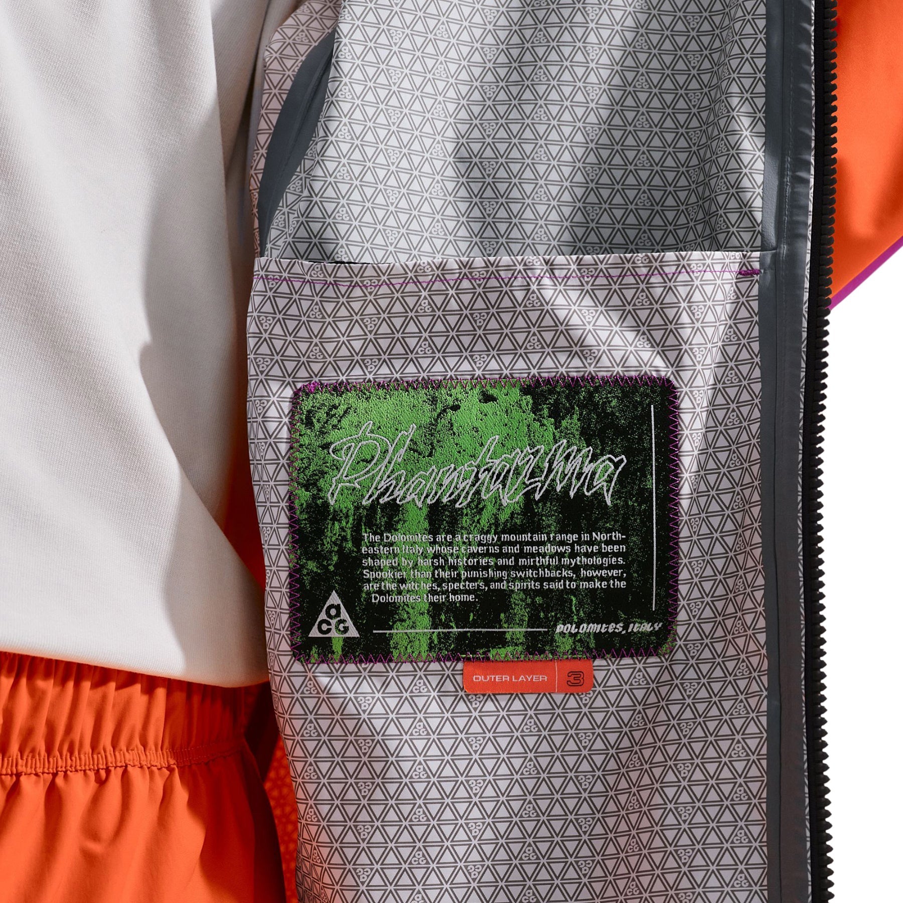 Nike ACG "Phantazma" Jacket (Vivid Purple/Black/Summit White) Top