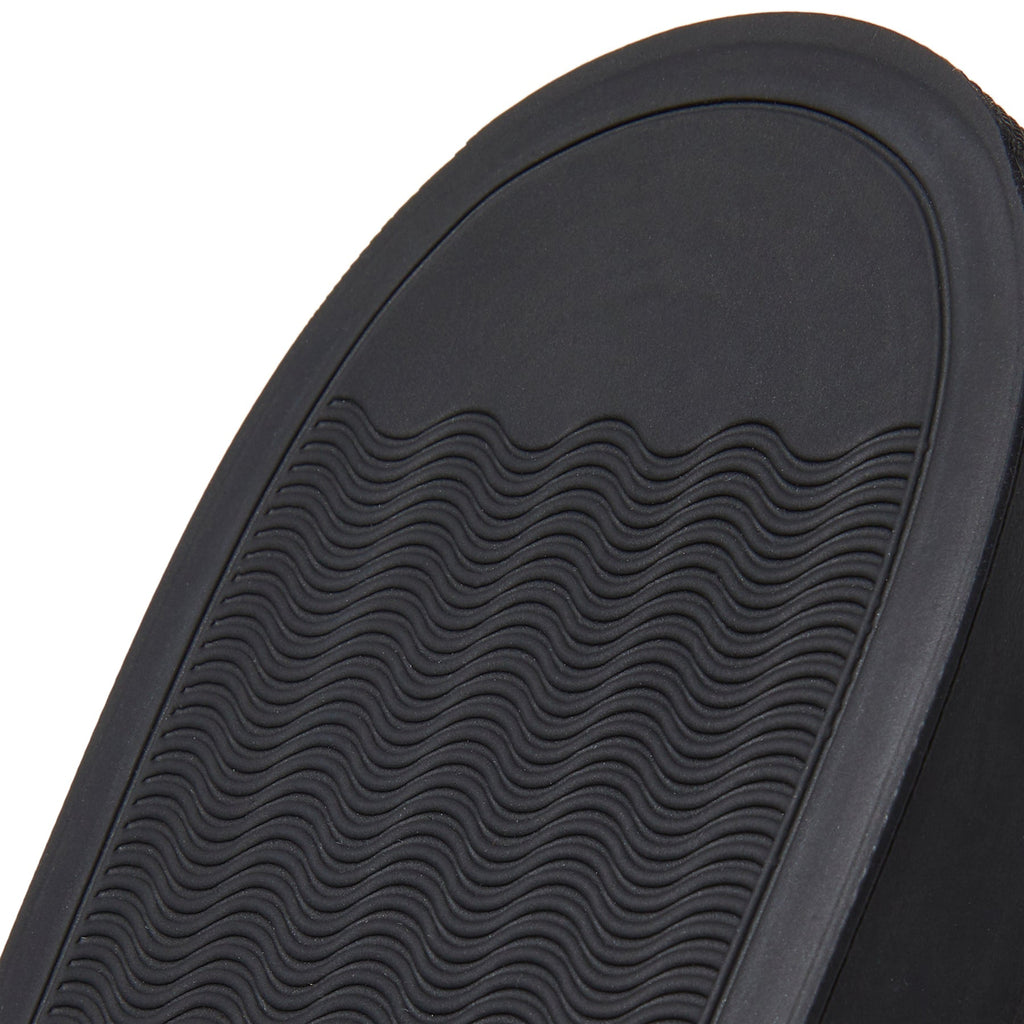 common-projects-original-achilles-low-1528-7547-black  Footwear