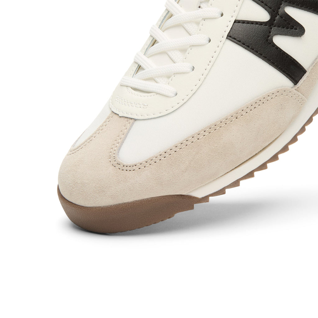 karhu-mestari-silver-lining-black  Footwear