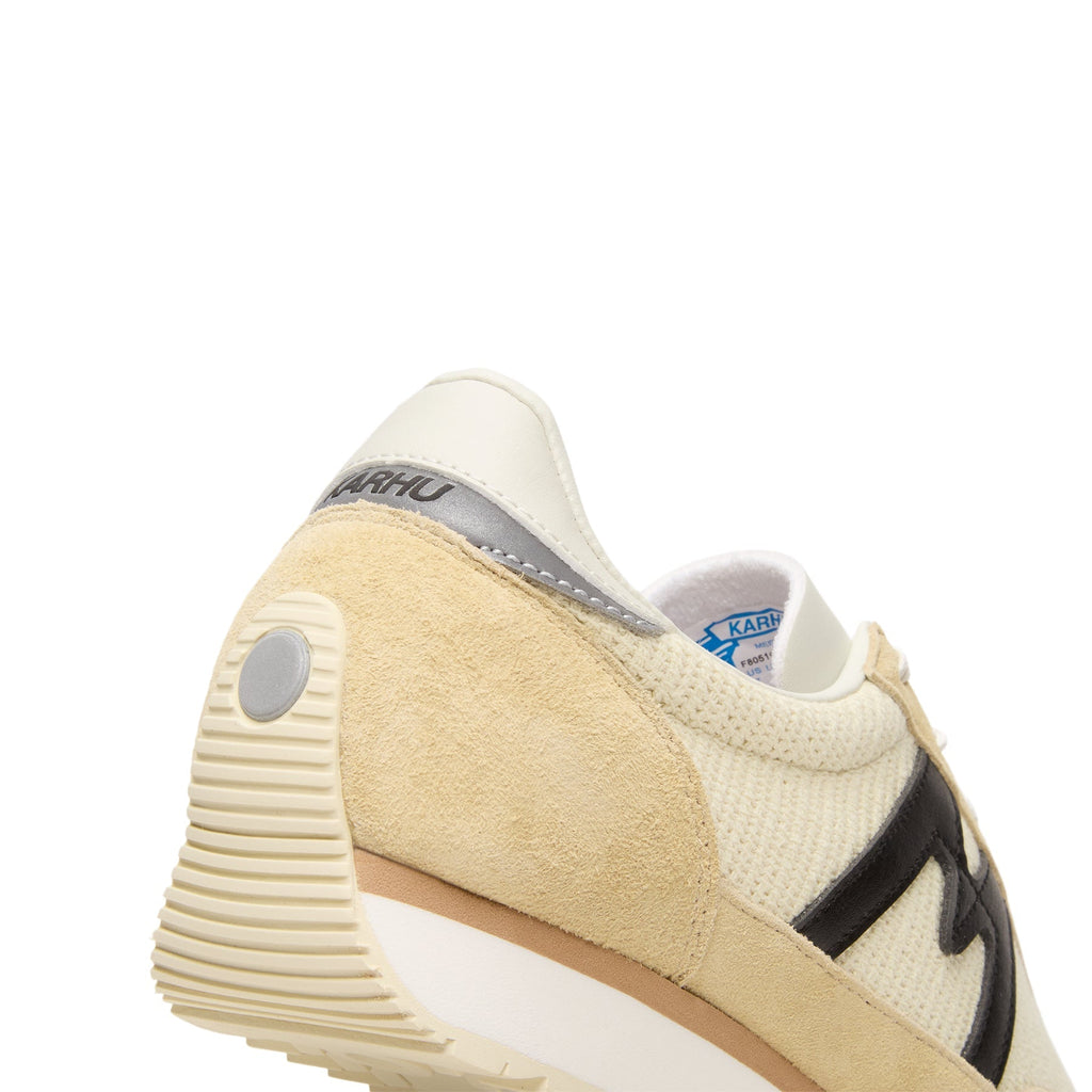 karhu-mestari-boulder-jet-black  Footwear