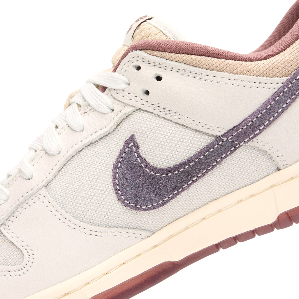 nike-dunk-low-retro-se-off-white-dark-raisin-spruce-aura  Footwear