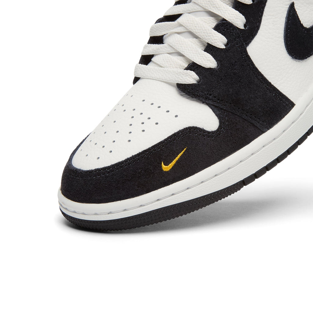 nike-jordan-air-jordan-1-mid-se-summit-white-black-lucky-green  Footwear