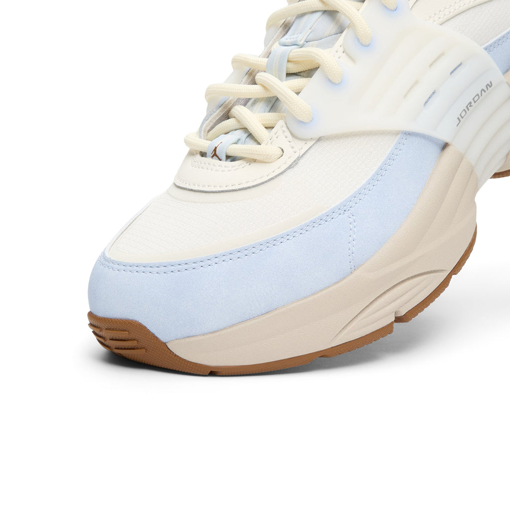 jordan-trunner-o-s-sail-lt-british-tan-cream-ii  Footwear