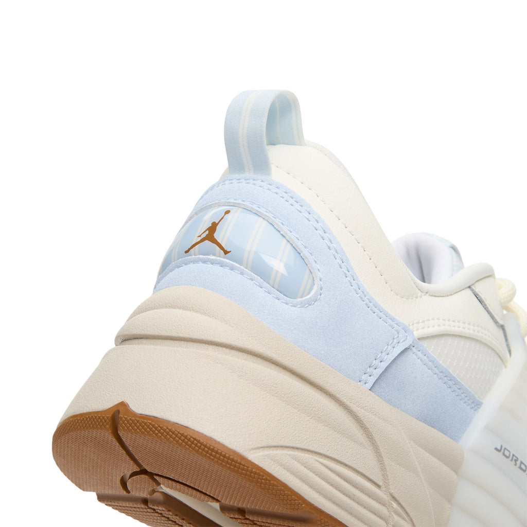 jordan-trunner-o-s-sail-lt-british-tan-cream-ii  Footwear