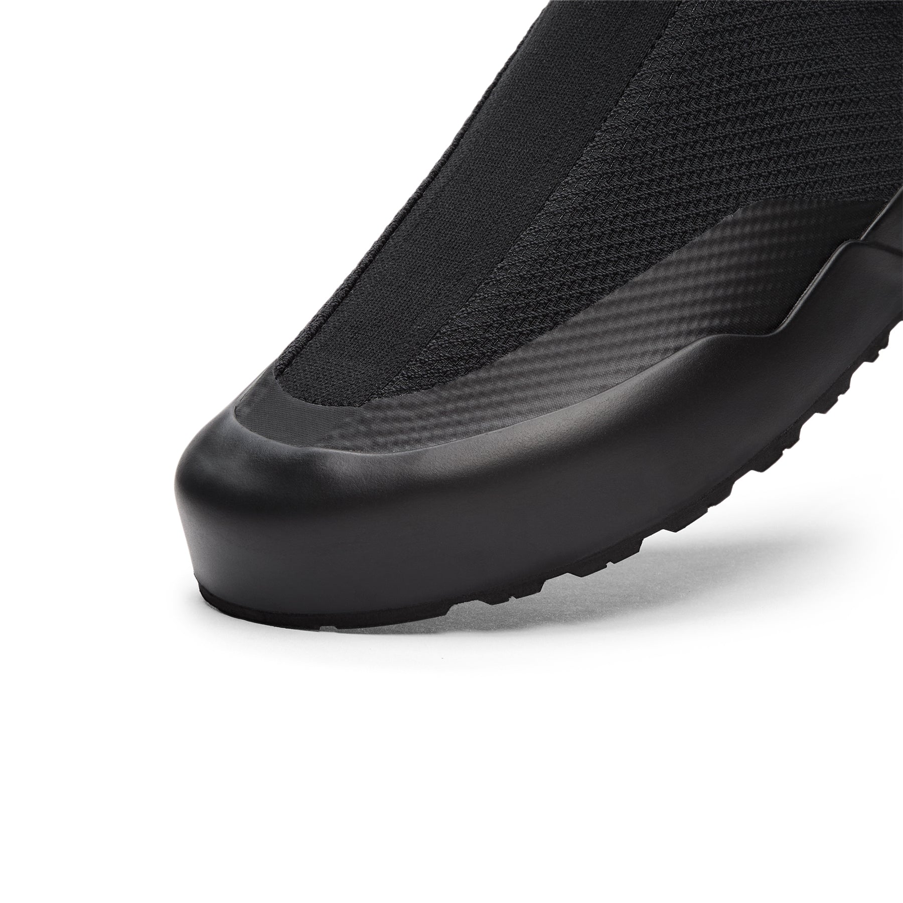 arcteryx-kragg-men-black-black  Footwear