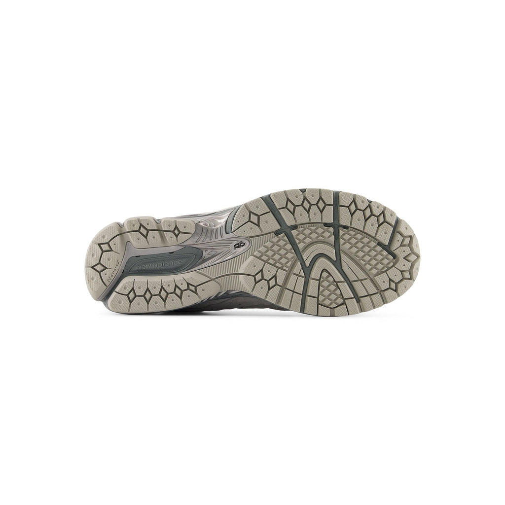 new-balance-2002r-gore-tex-slate-grey-castlerock  Footwear