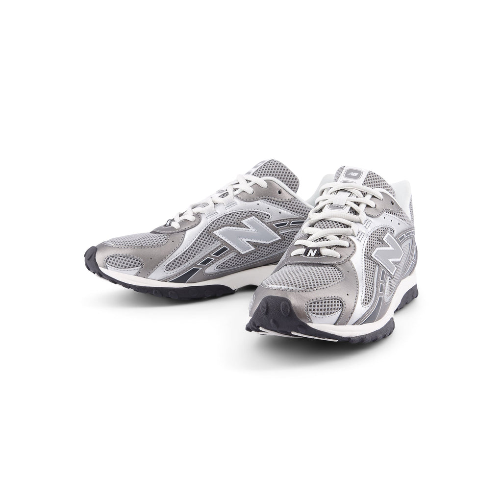 new-balance-204l-silver  Footwear