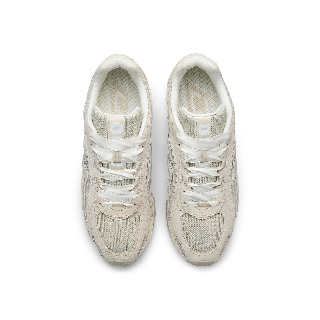 new-balance-204l-white  Footwear