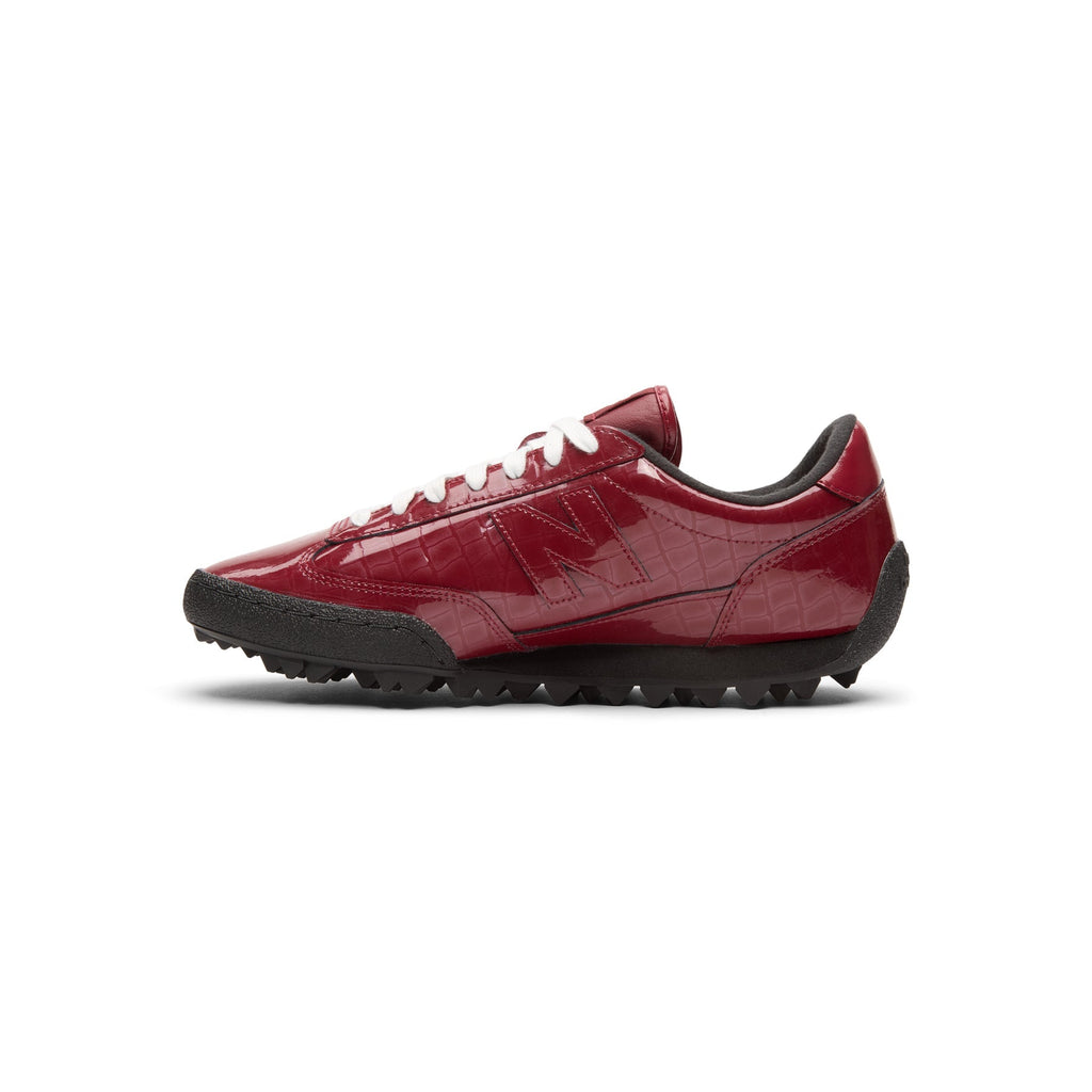 new-balance-gator-run-burgundy-black  Footwear