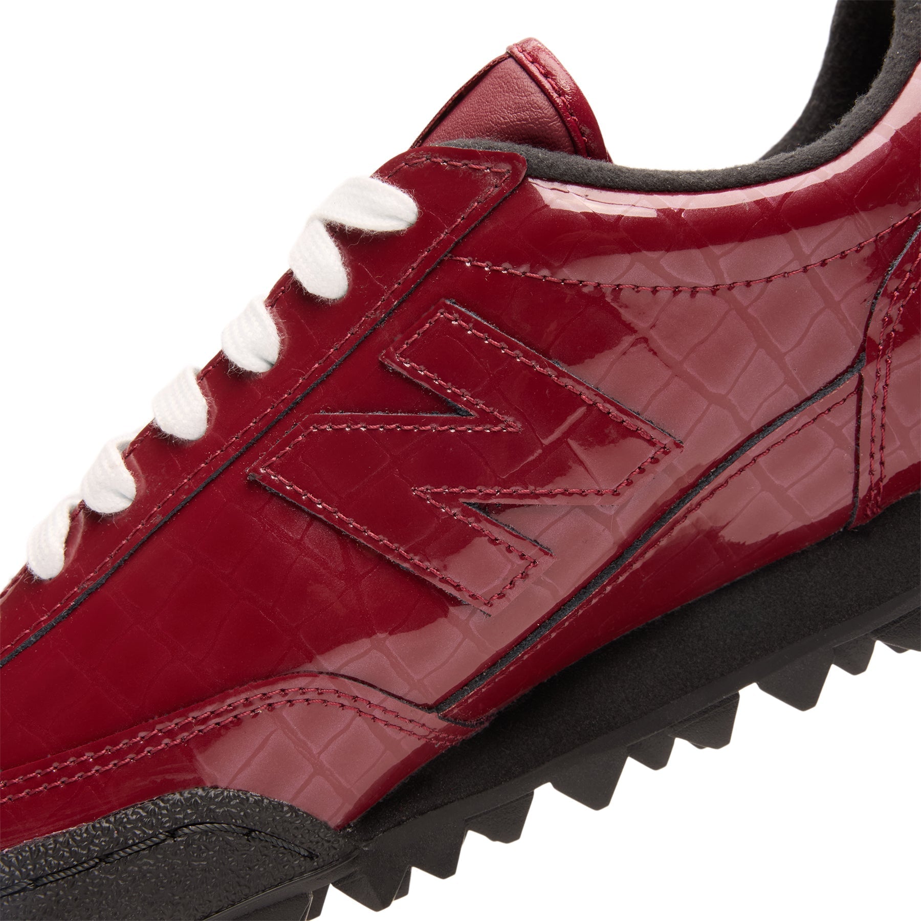 new-balance-gator-run-burgundy-black  Footwear
