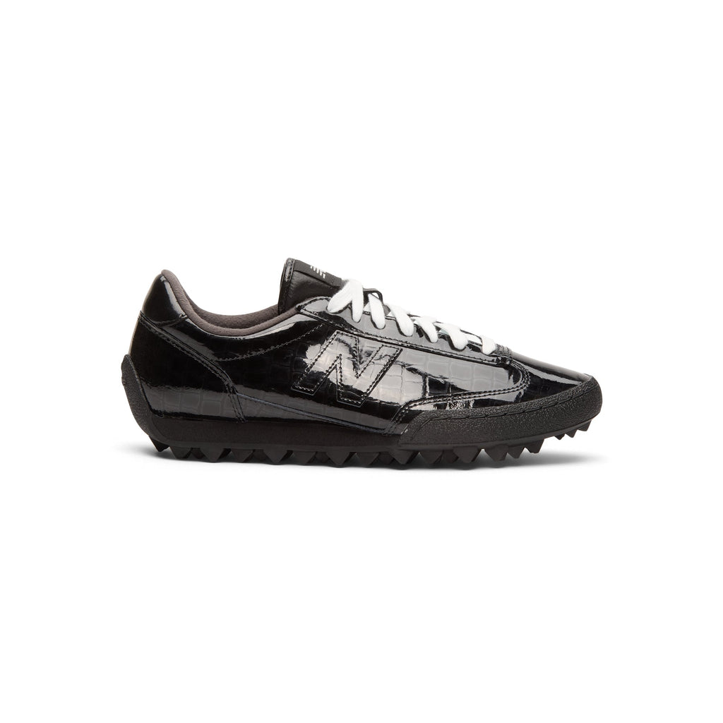 new-balance-gator-run-black-black  Footwear
