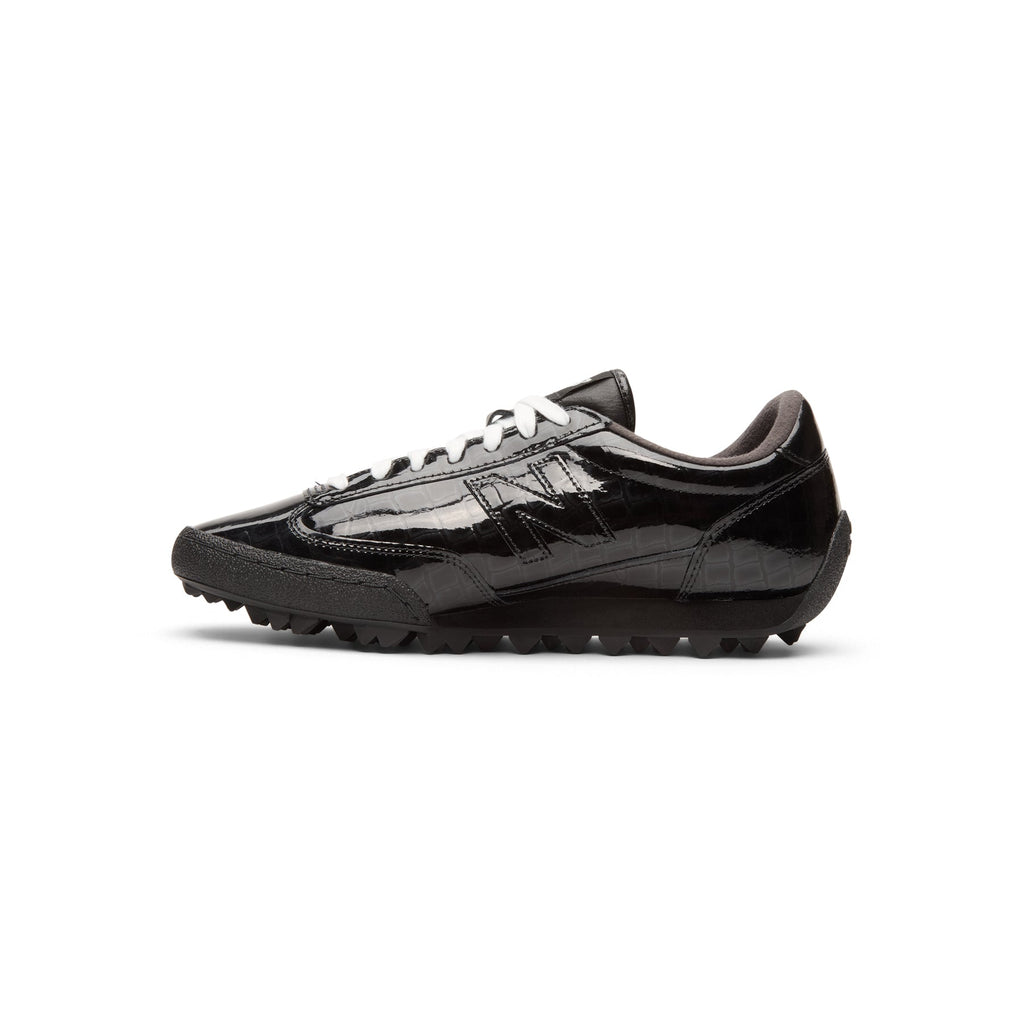 new-balance-gator-run-black-black  Footwear