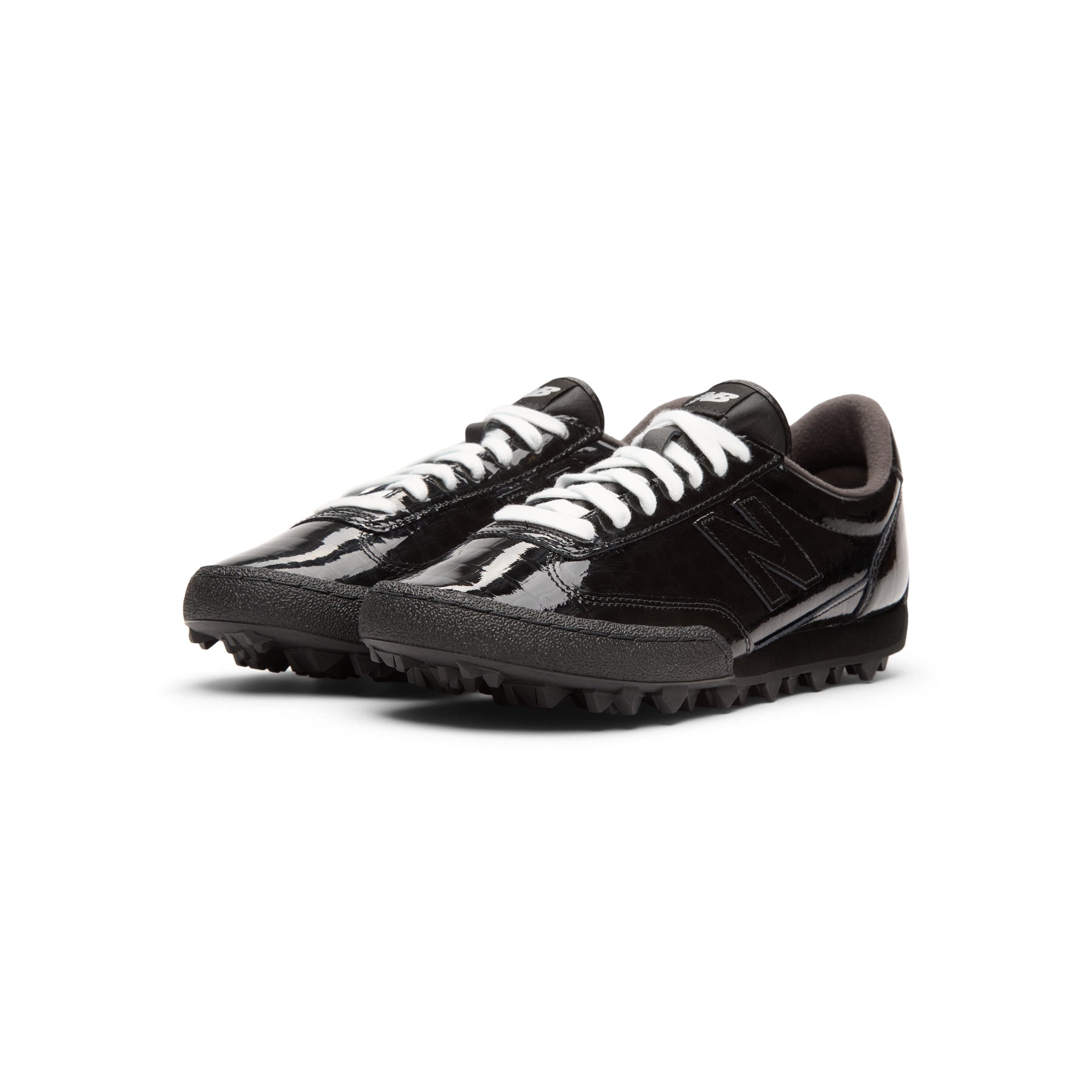 new-balance-gator-run-black-black  Footwear