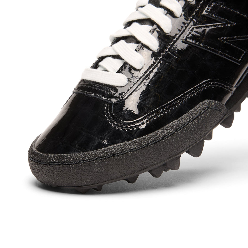 new-balance-gator-run-black-black  Footwear