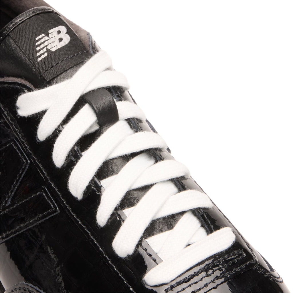 new-balance-gator-run-black-black  Footwear