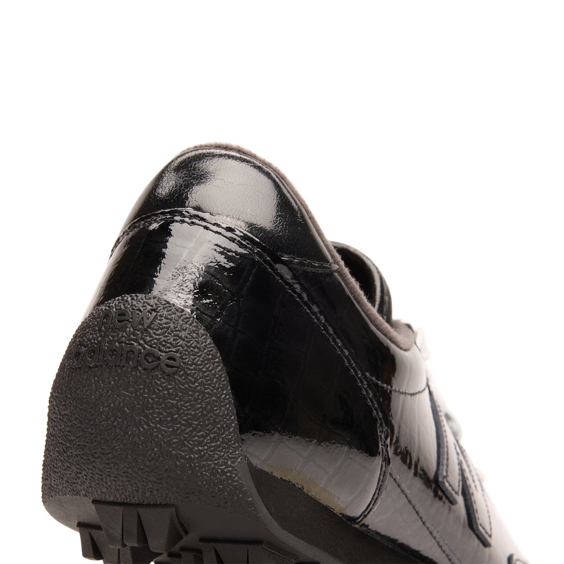 new-balance-gator-run-black-black  Footwear