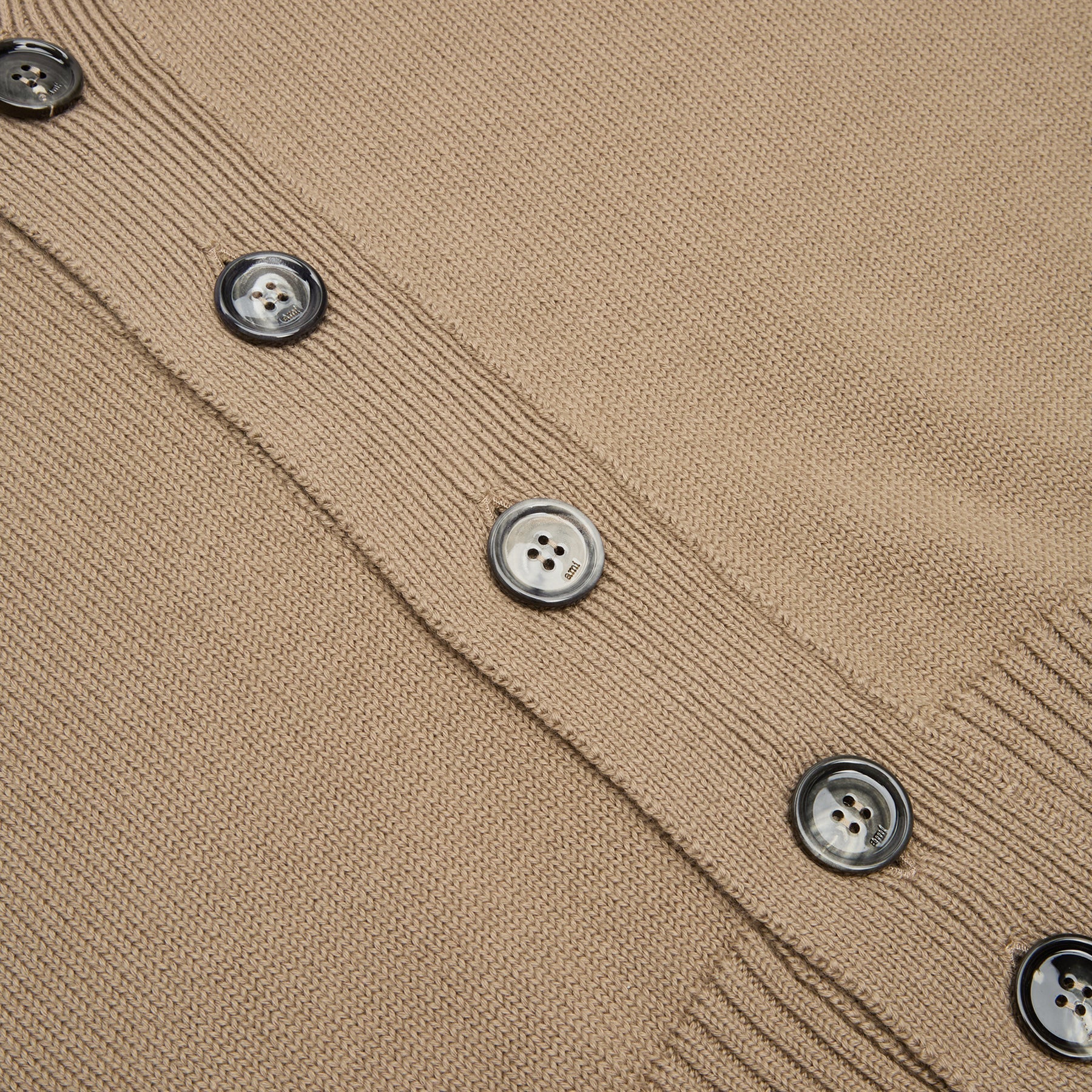 AMI Cardigan With Contrasted AMI De Coeur (Beige taupe/Ecru) Top
