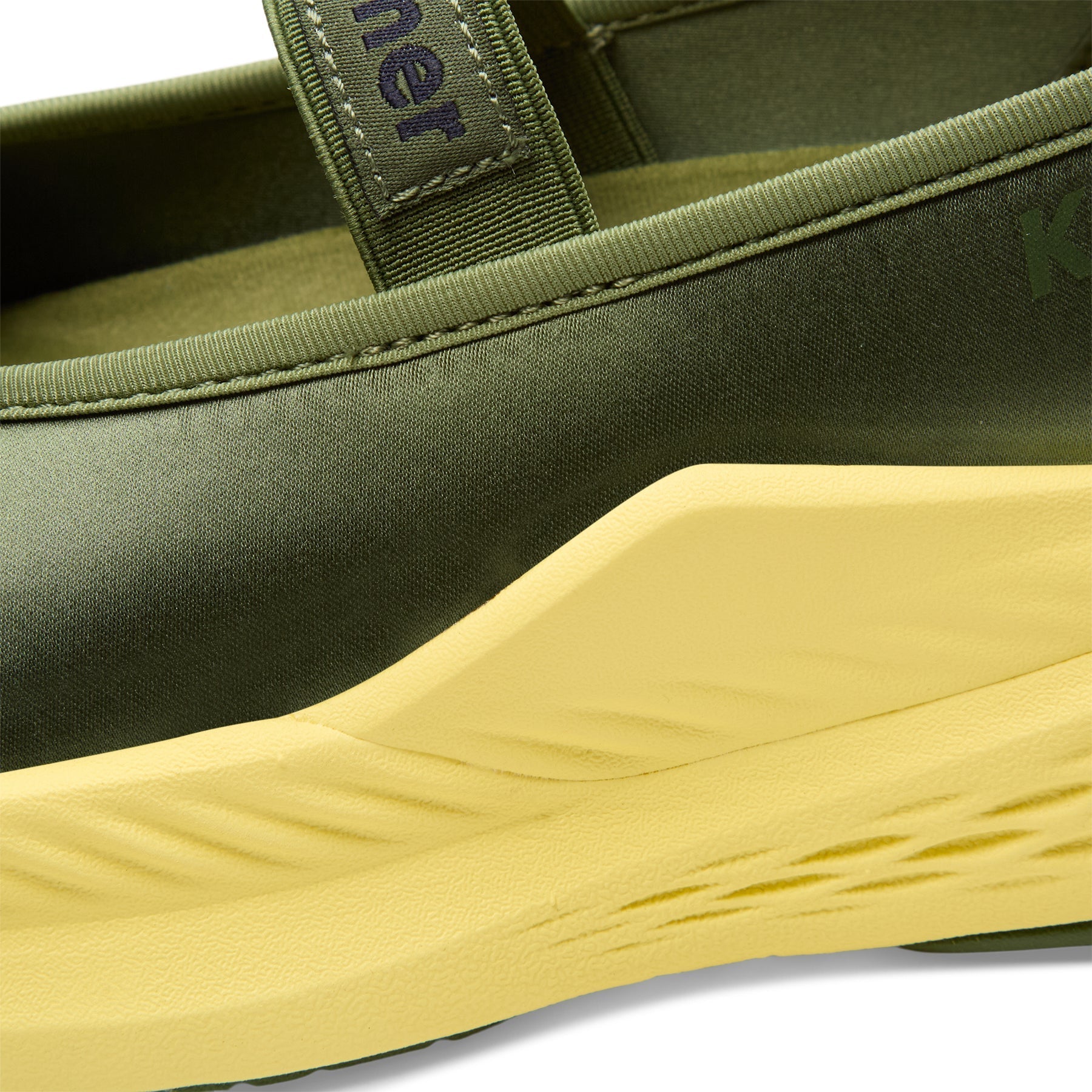 karhu-mestari-kesa-run-cedar-green-limelight  Footwear